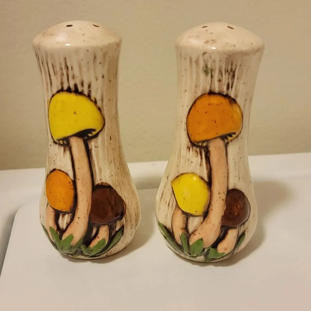 Vintage 70s Ceramic Groovy Mushroom Salt & Pepper Shaker Set 4.5